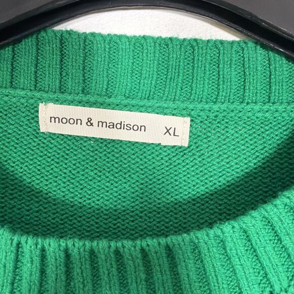 Moon & Madison Green Lucky Shamrock Sweater Size XL Cotton Cropped St Patricks - Picture 4 of 8